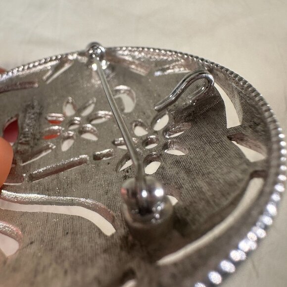 Vintage Sarah Coventry Silver-Tone Floral Brooch With Delicate Cutout Design - Picture 6 of 7